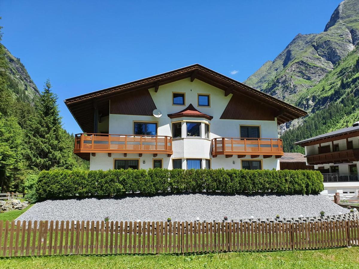 Haus Bergheimat Apartamento Sankt Leonhard im Pitztal Exterior foto