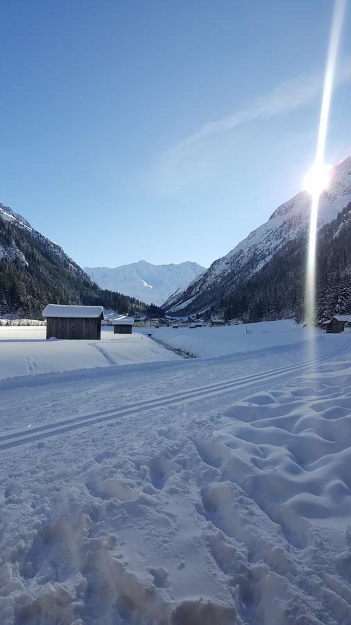 Haus Bergheimat Apartamento Sankt Leonhard im Pitztal Exterior foto